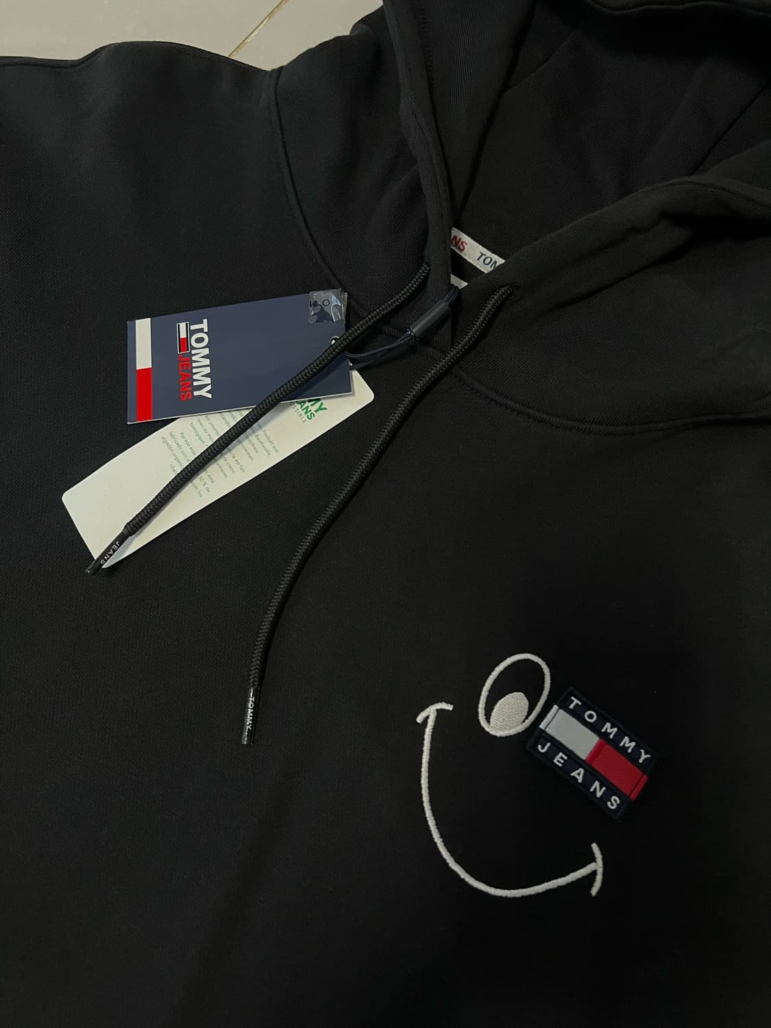 타미진스 스마일리 뱃지 후드티 상품이미지1