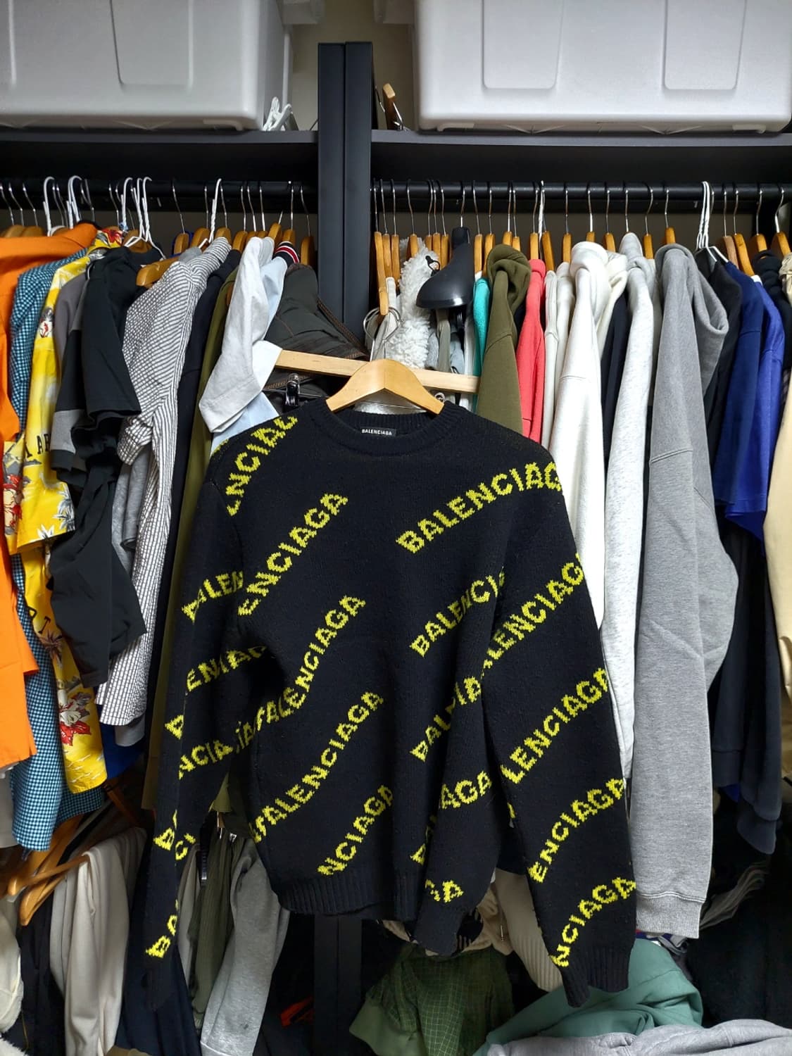 발렌시아가 올오버 로고 니트 블랙/형광 M 정품검수완료 상품이미지1