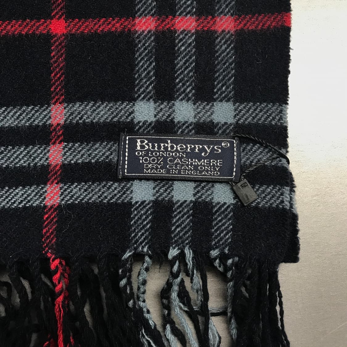버버리 정품 캐시미어 머플러 네이비 상품이미지4