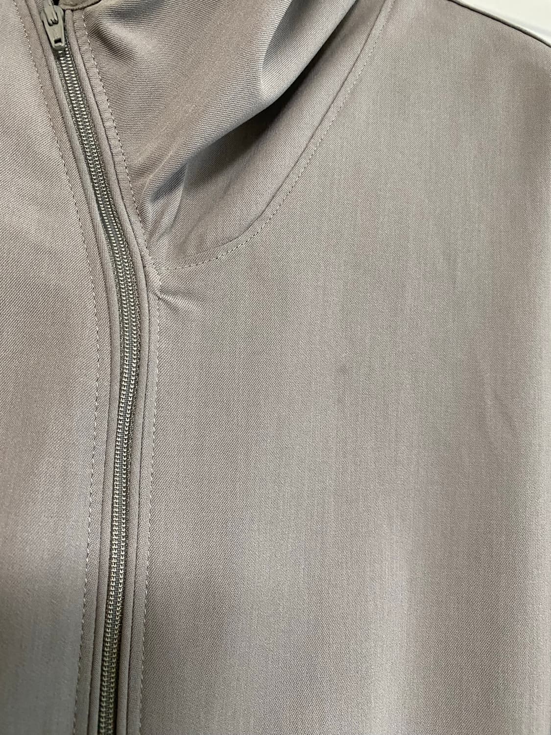 누마레 ee 컷아웃 슬리브 후디 집 자켓 m사이즈 상품이미지4