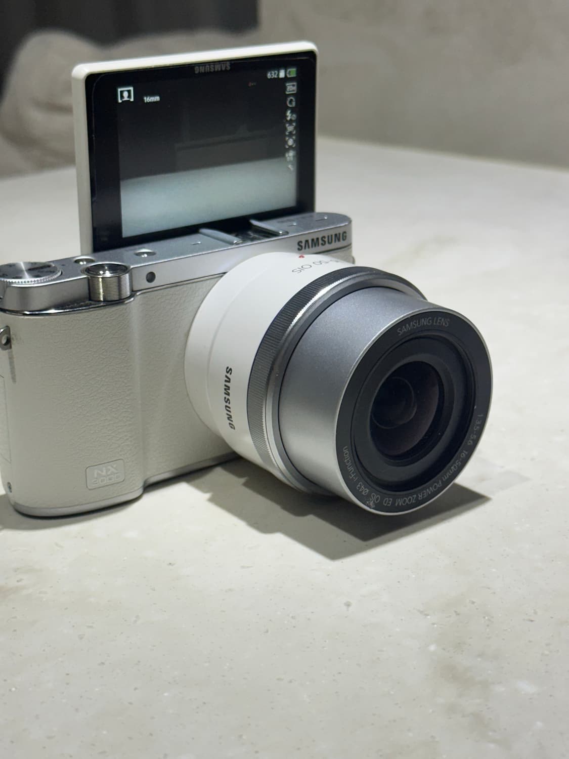 삼성 NX3000 미러리스 카메라 화이트 상품이미지3