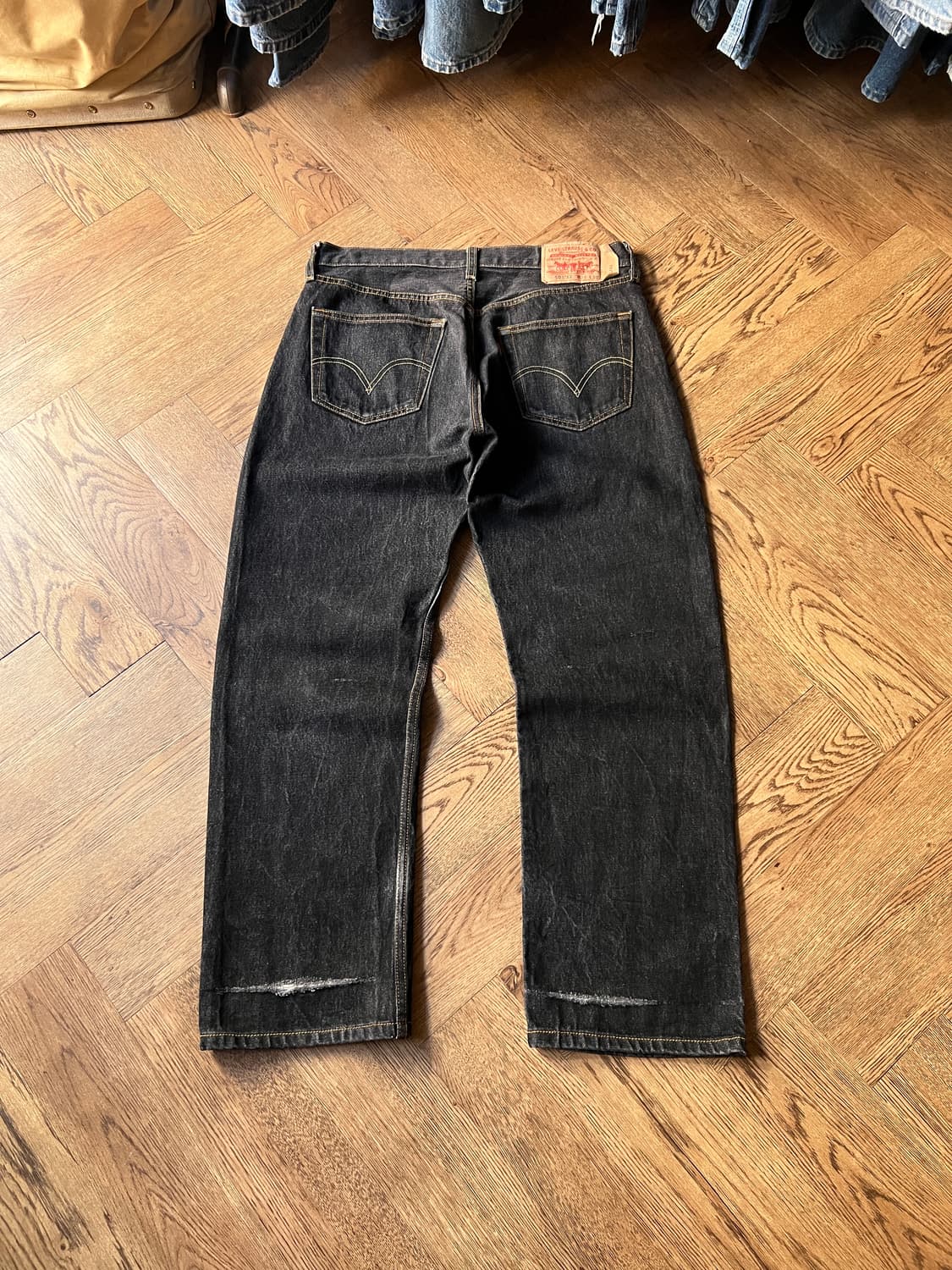 [34]리바이스 501XX 워시드 흑청 데님 팬츠 상품이미지2