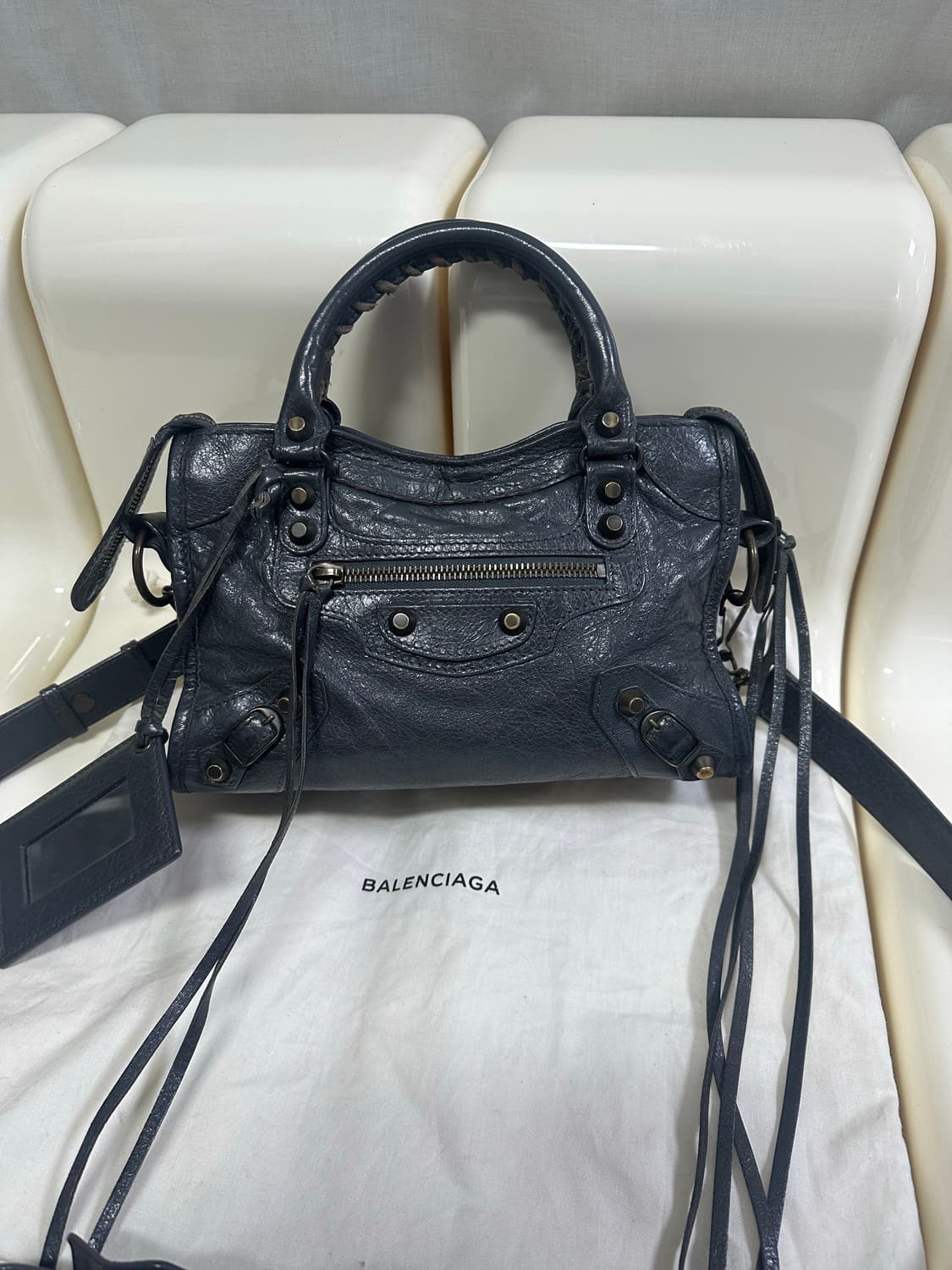 [A 정품] 발렌시아가 시티 모터백 미니 그레이 상품이미지6