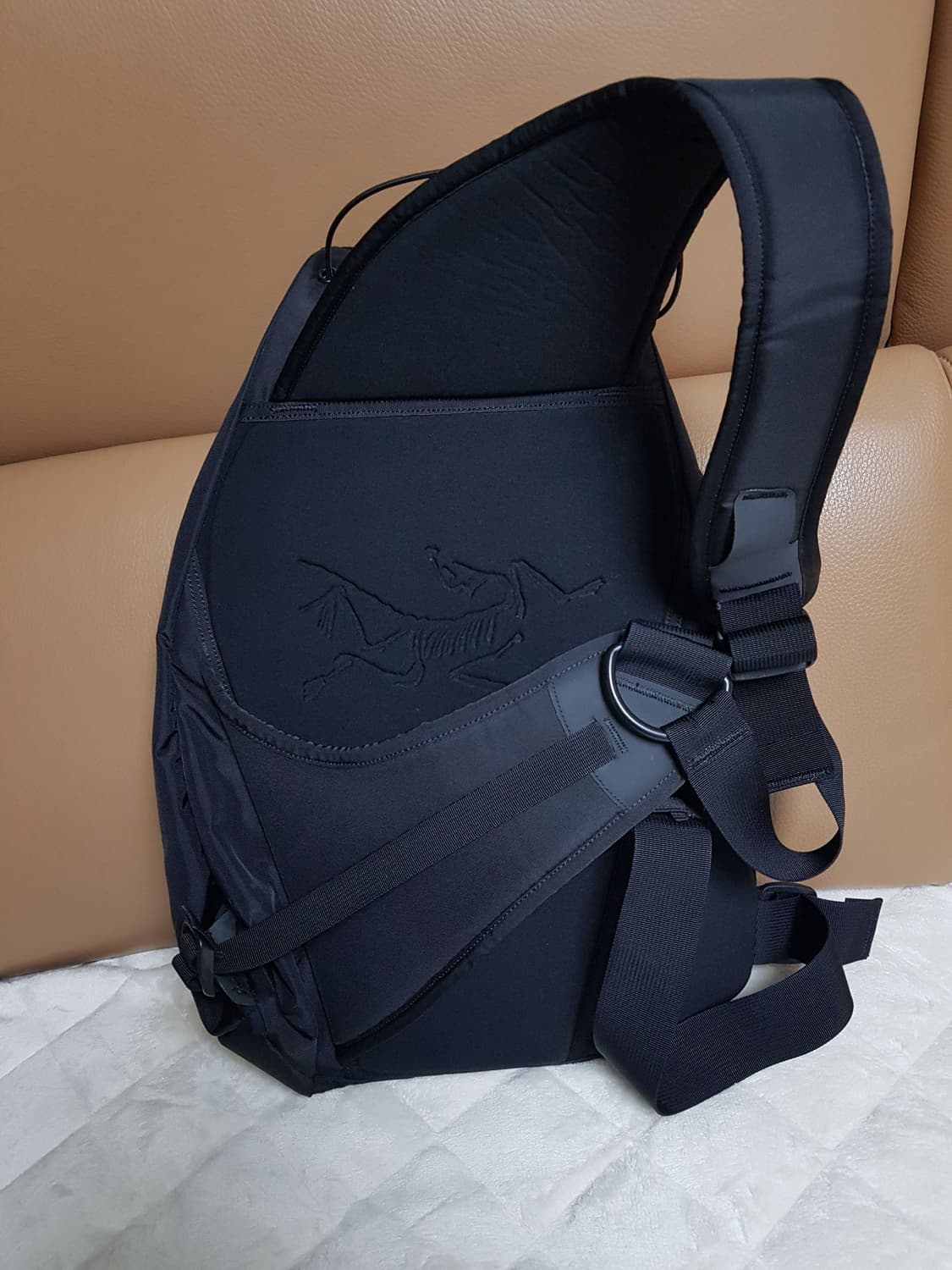 아크테릭스 시스템A 퀴버 크로스바디백 블랙 울트라 바이올렛 상품이미지6