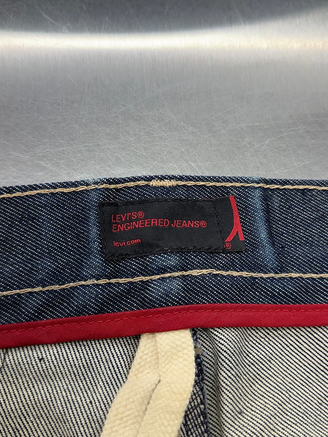 리바이스 엔지니어드 00s 레그 트위스트 데님 팬츠 상품이미지7