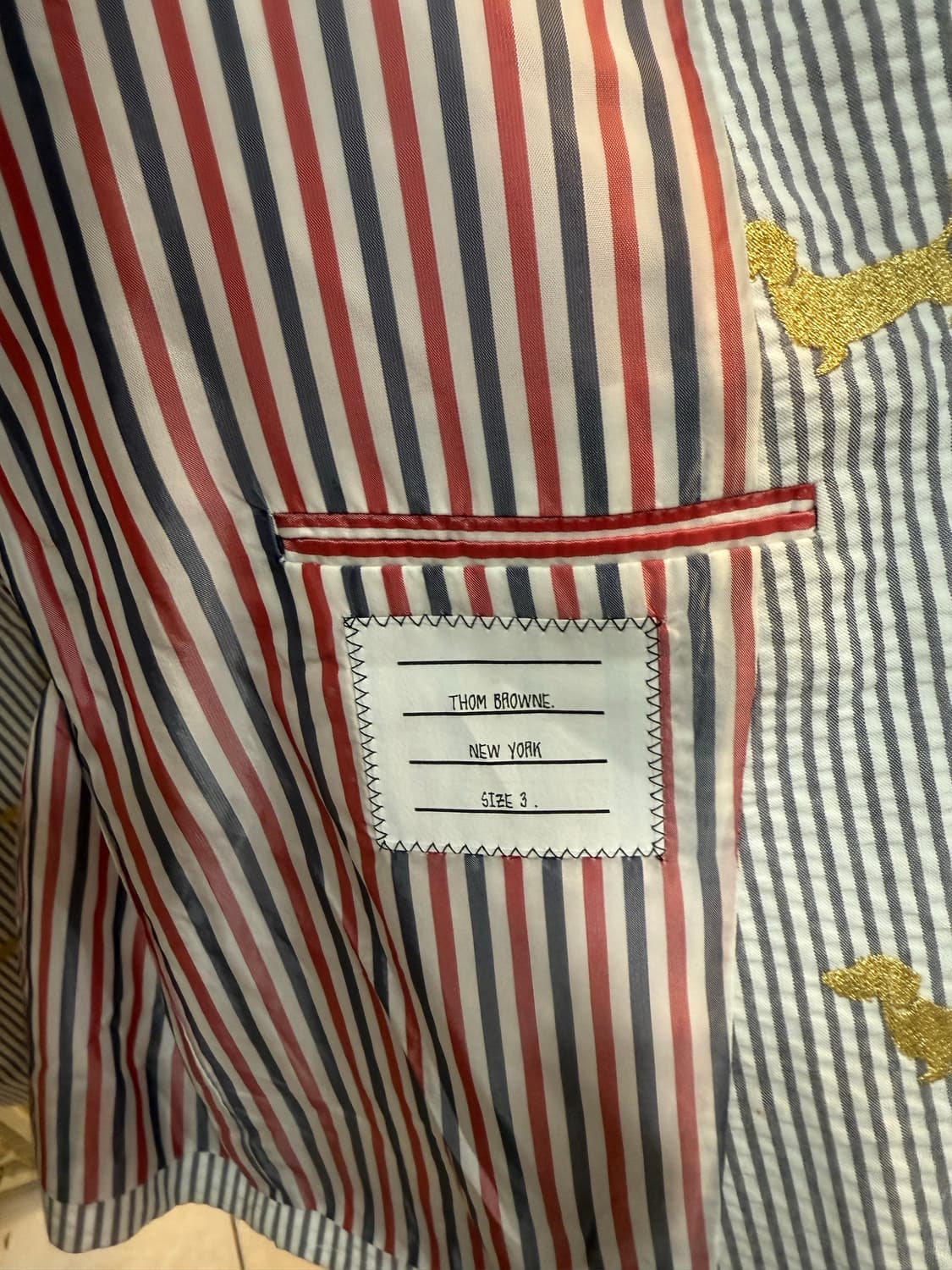 3/100 정품 톰브라운 골드도그 자수 버블 자켓 팝니다 상품이미지4