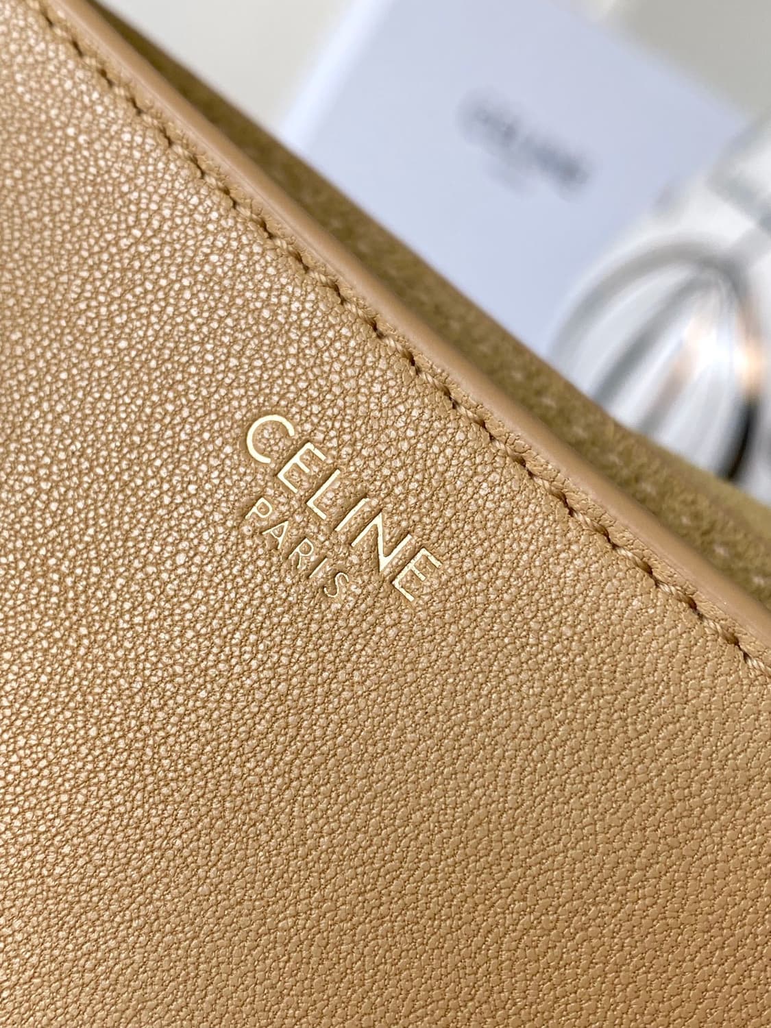 Celine 정품리틀 하프 문 소프트 트리옹프 - 서플 샤이니 램스킨 상품이미지3