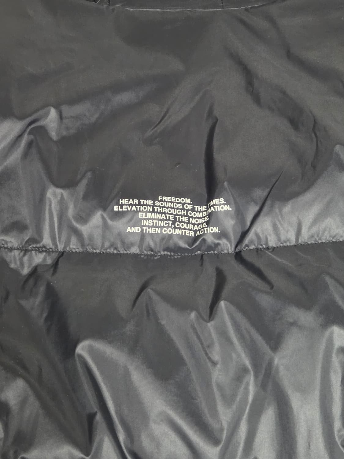 Gu x 언더커버 패딩 블랙 상품이미지5