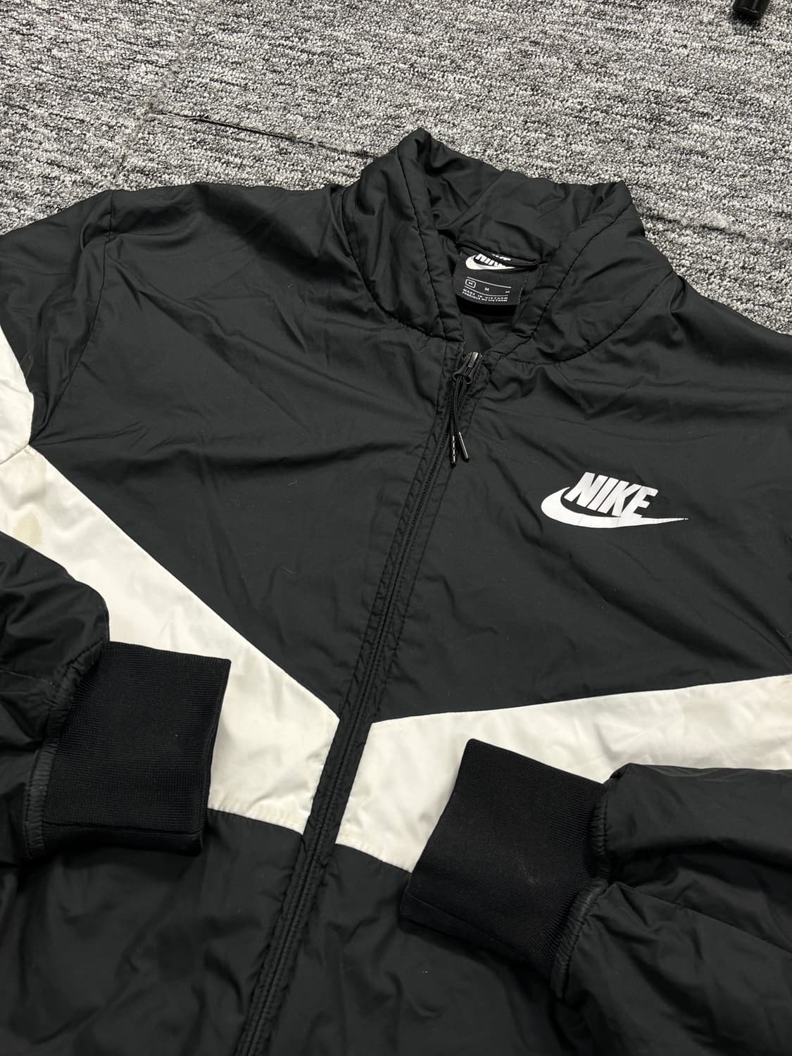 나이키 빅스우스 로고 투웨이 논카라 패디드 자켓 상품이미지3