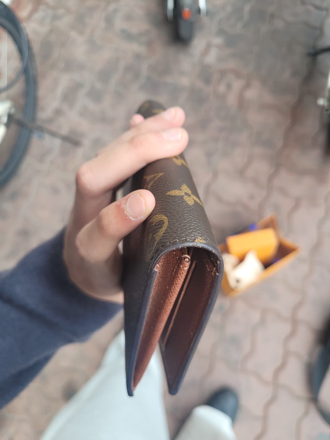 (풀구성품) 루이비통 브라짜 모노그램 이클립스 장지갑 상품이미지5