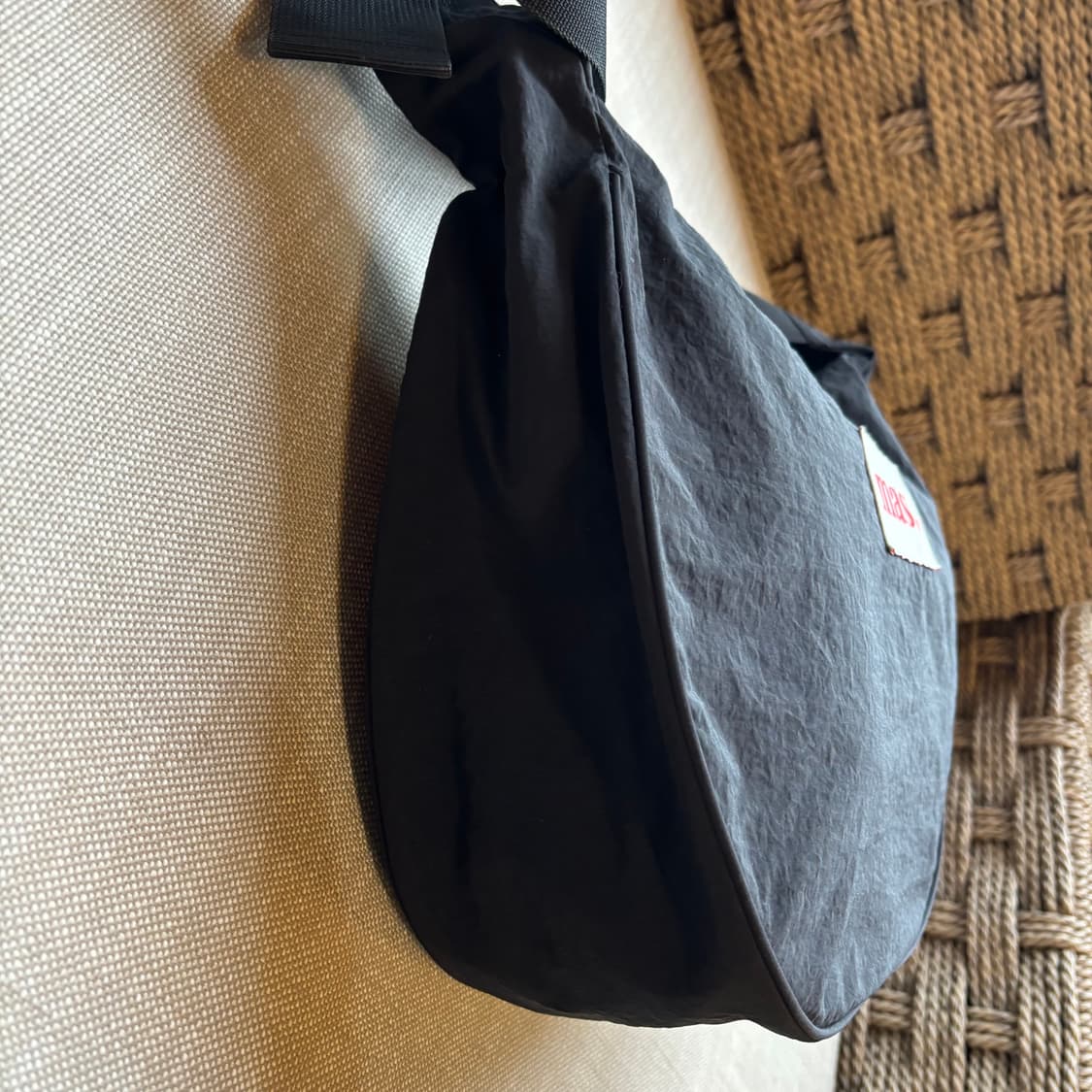 마스마룰즈 하프문 크로스백 블랙 상품이미지4