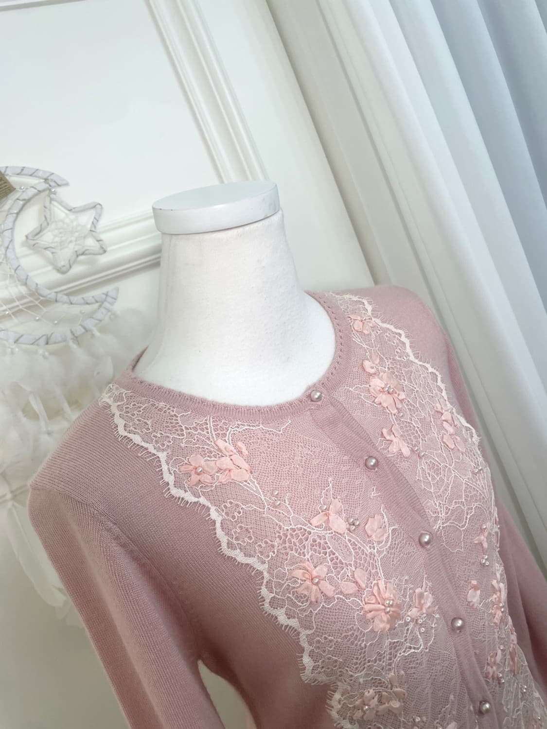 indi pink lace flower detail cardigan 상품이미지7