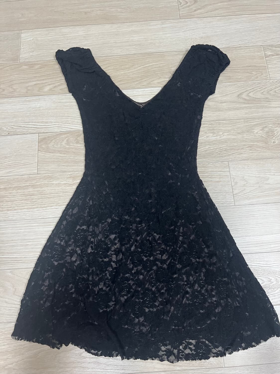 애즈온 플로라 레이스 퍼프 드레스 flora lace puff dress 상품이미지3