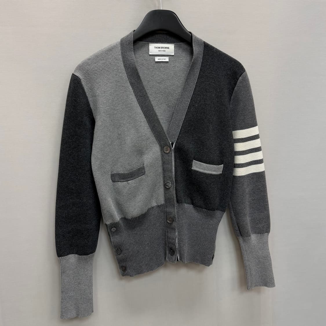 톰브라운 펀믹스 사선 가디건 (44)  상품이미지2