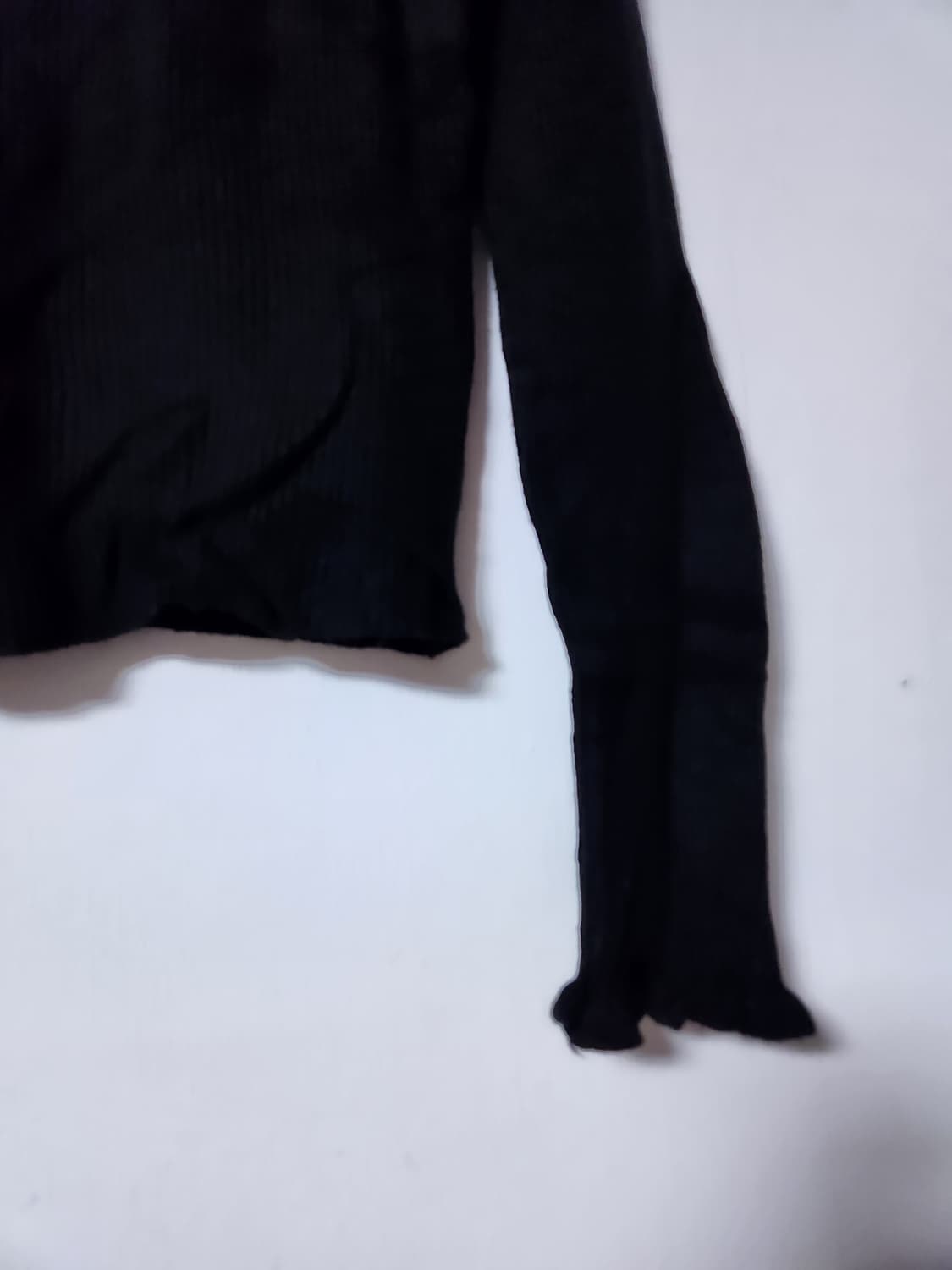 검정 골지 프릴넥 긴팔 니트 F 상품이미지4