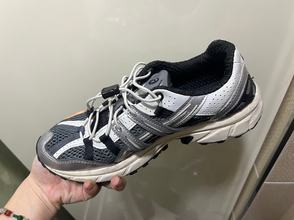 아식스 소노마 15-50 스틸 그레이 신발 240사이즈 판매합니다. 상품이미지1