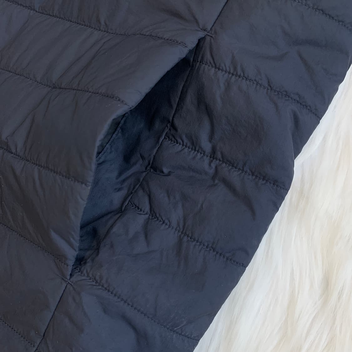 유니클로 웜 패디드 경량 브이넥 베스트 1831 상품이미지5