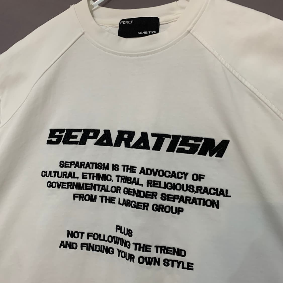 M 포스센스티브 레터링 자수 반팔티 상품이미지4