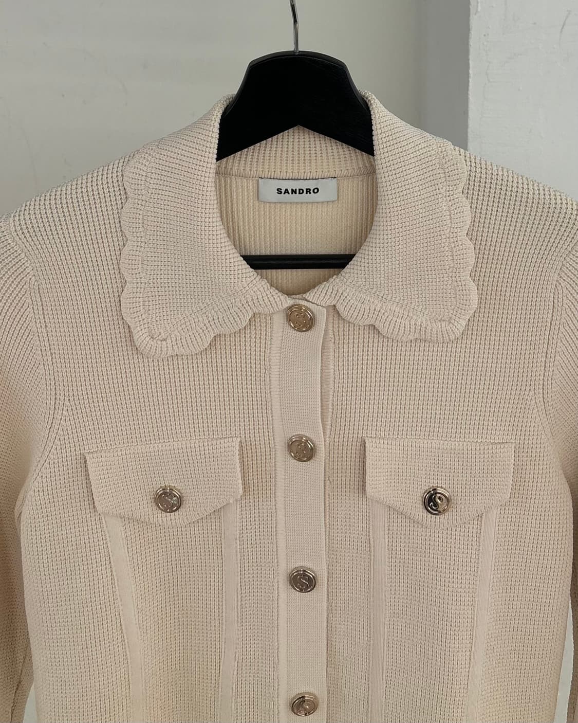 산드로 아이보리 파코 임벨리쉬드 와플 니트 가디건 상품이미지2