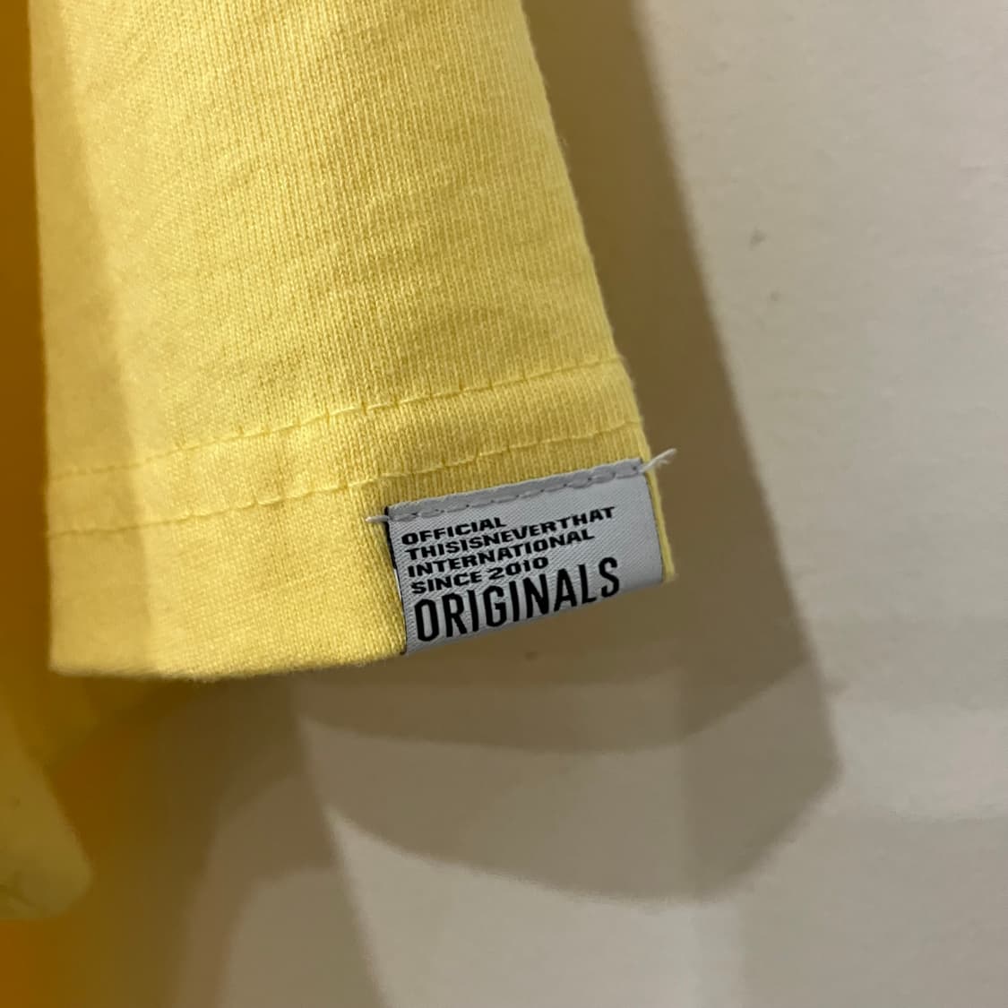 81 디스이즈네버댓 로고 반팔 옐로우 상품이미지5
