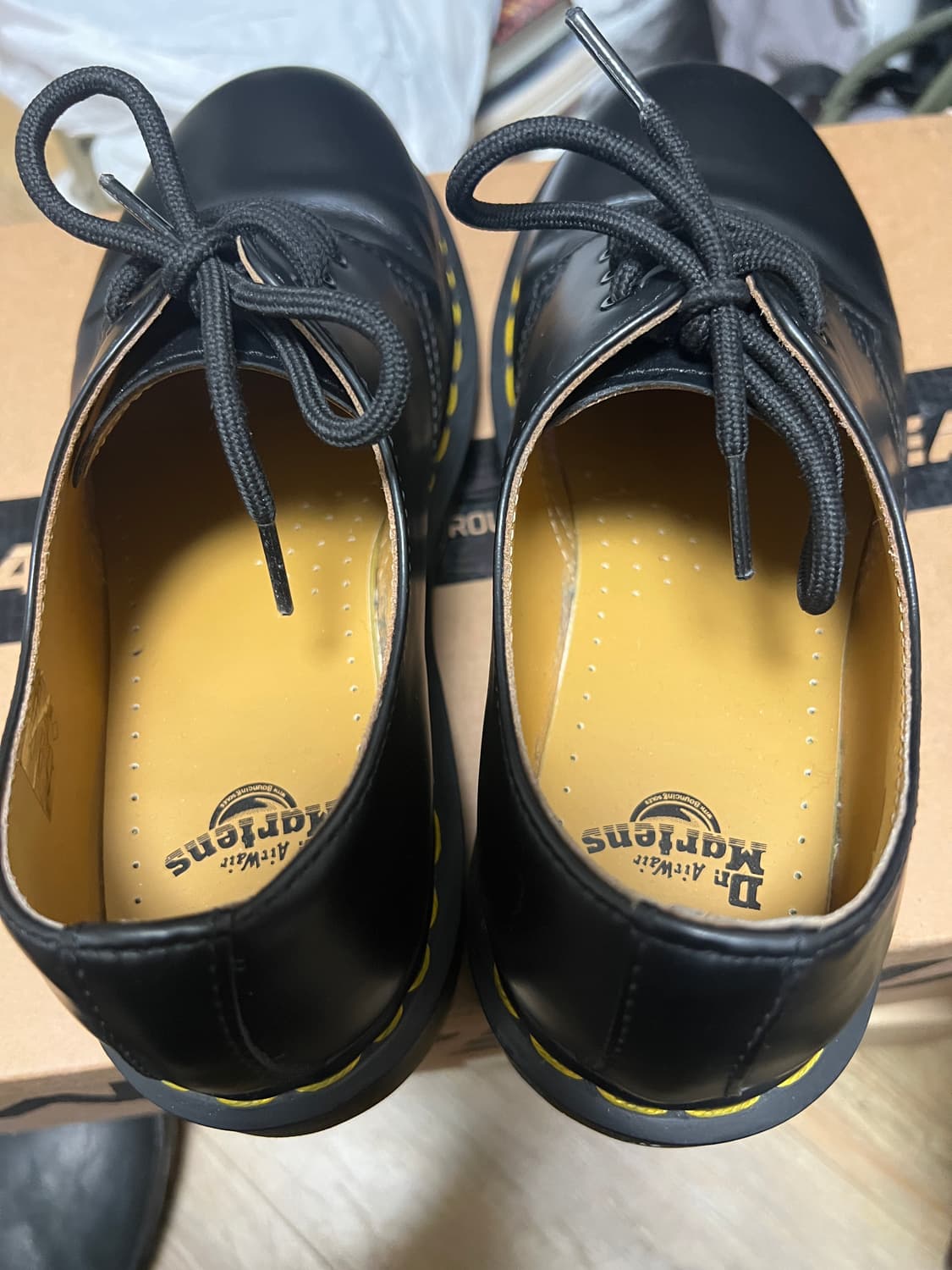 택포15) 닥터마틴 1461 스무스 블랙 3홀 UK5 240~245 상품이미지3