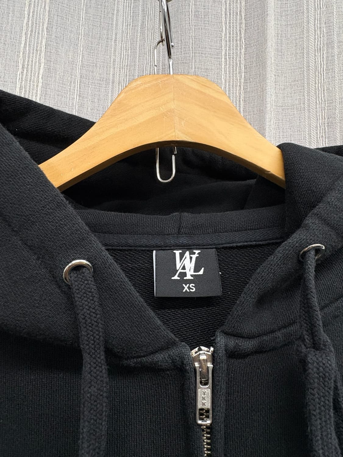 우알롱 시그니처 크롭 투웨이 후드 집업 블랙 상품이미지4