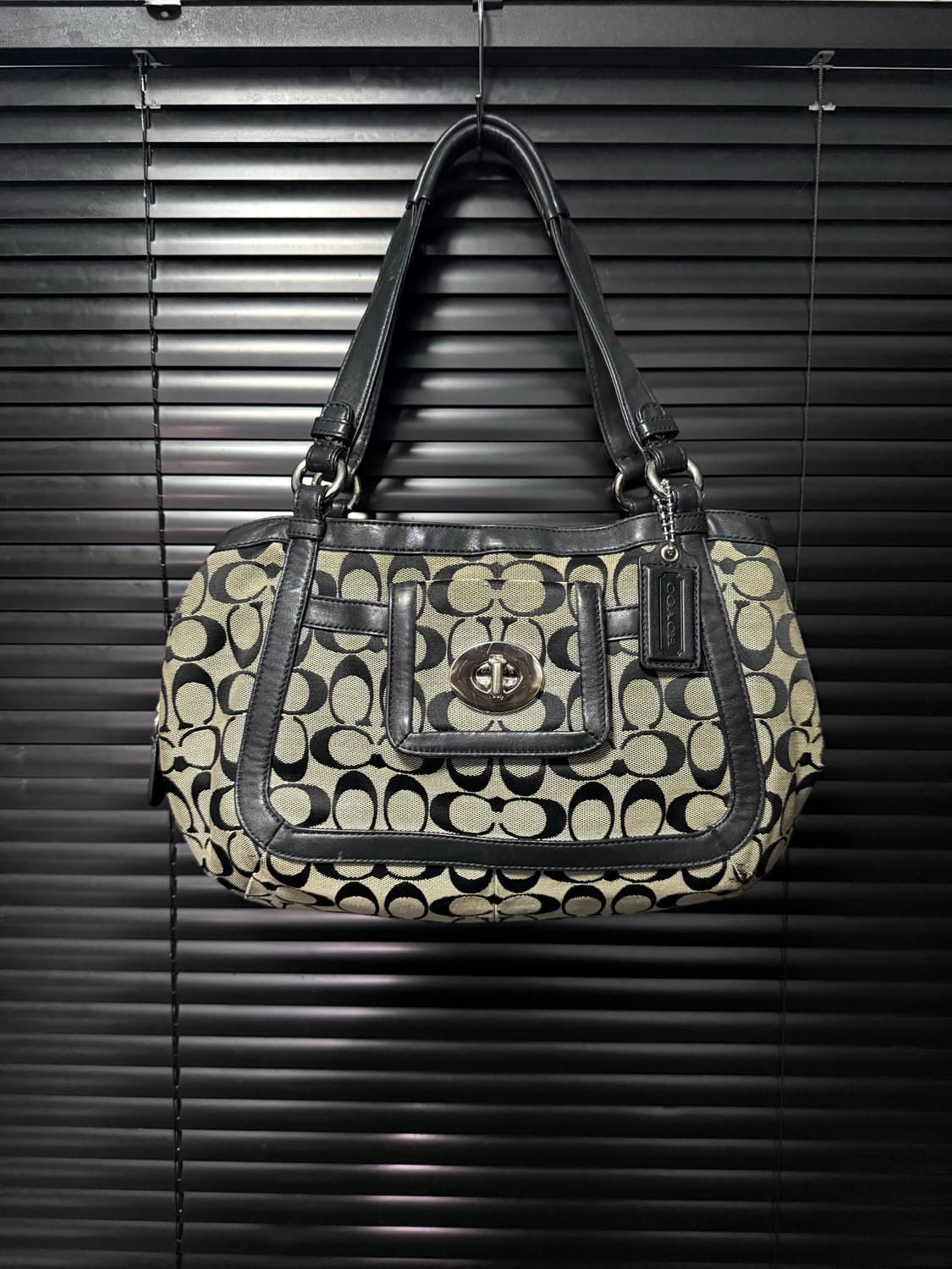 코치 로고 컨버스 가죽 소재 시그니처 블랙 버클 링 고스 펑크 락시크 상품이미지5