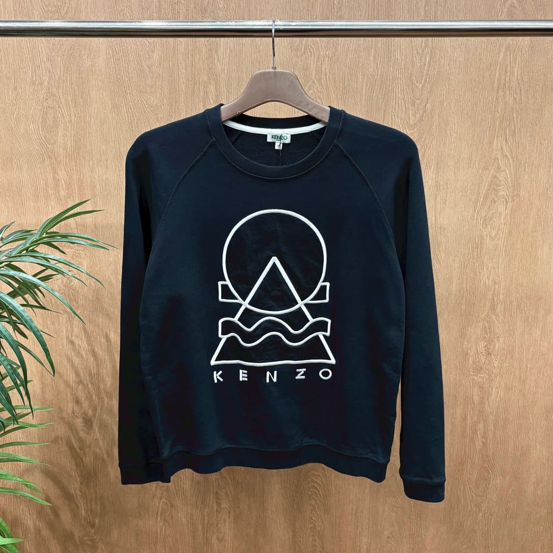 겐조 라운드넥 코튼 긴팔 맨투맨 기하학 로고 그래픽 프린트 디테일 블랙 상품이미지1