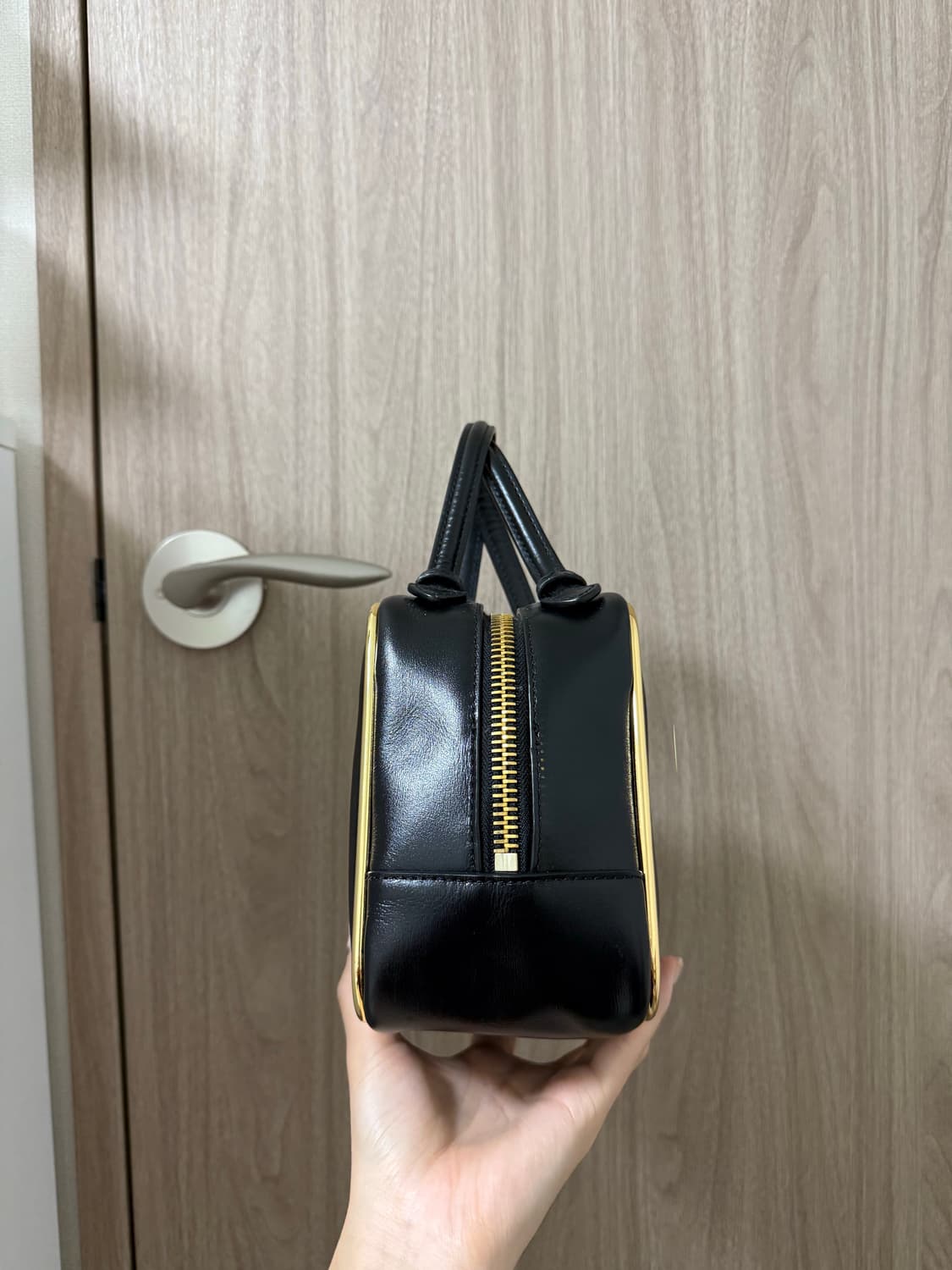 알렉산더왕 토트백 블랙 상품이미지4