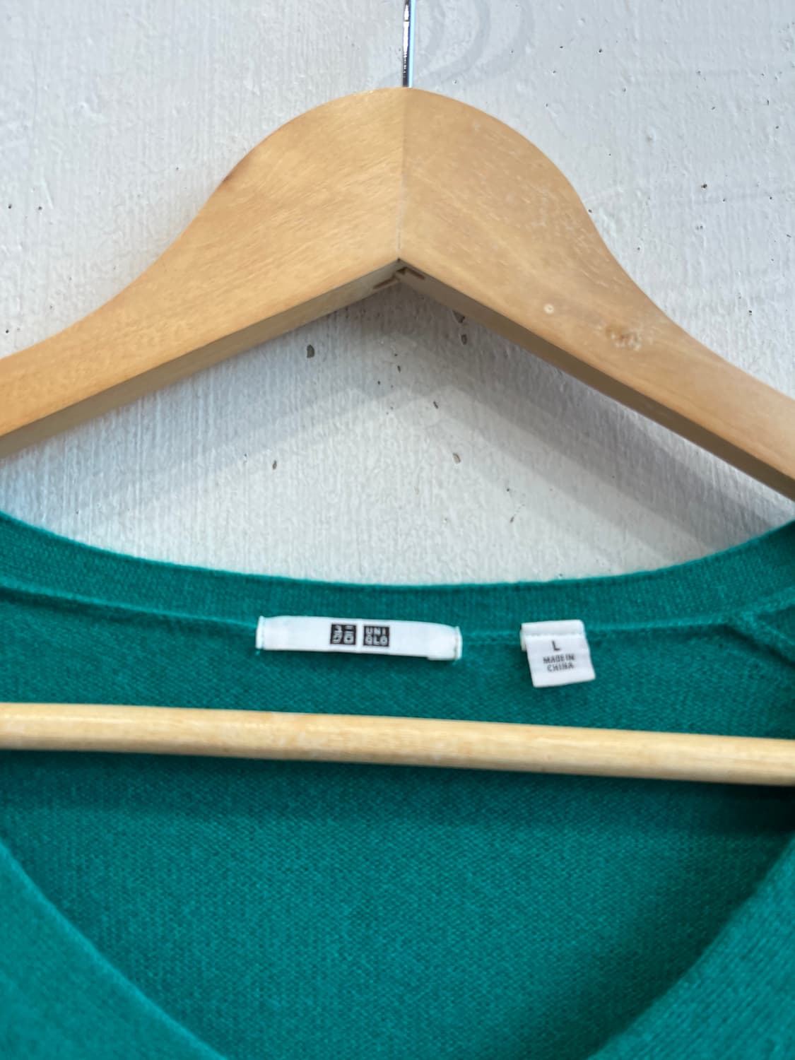 유니클로 캐시미어100% 브이넥 니트 우먼즈 상품이미지2