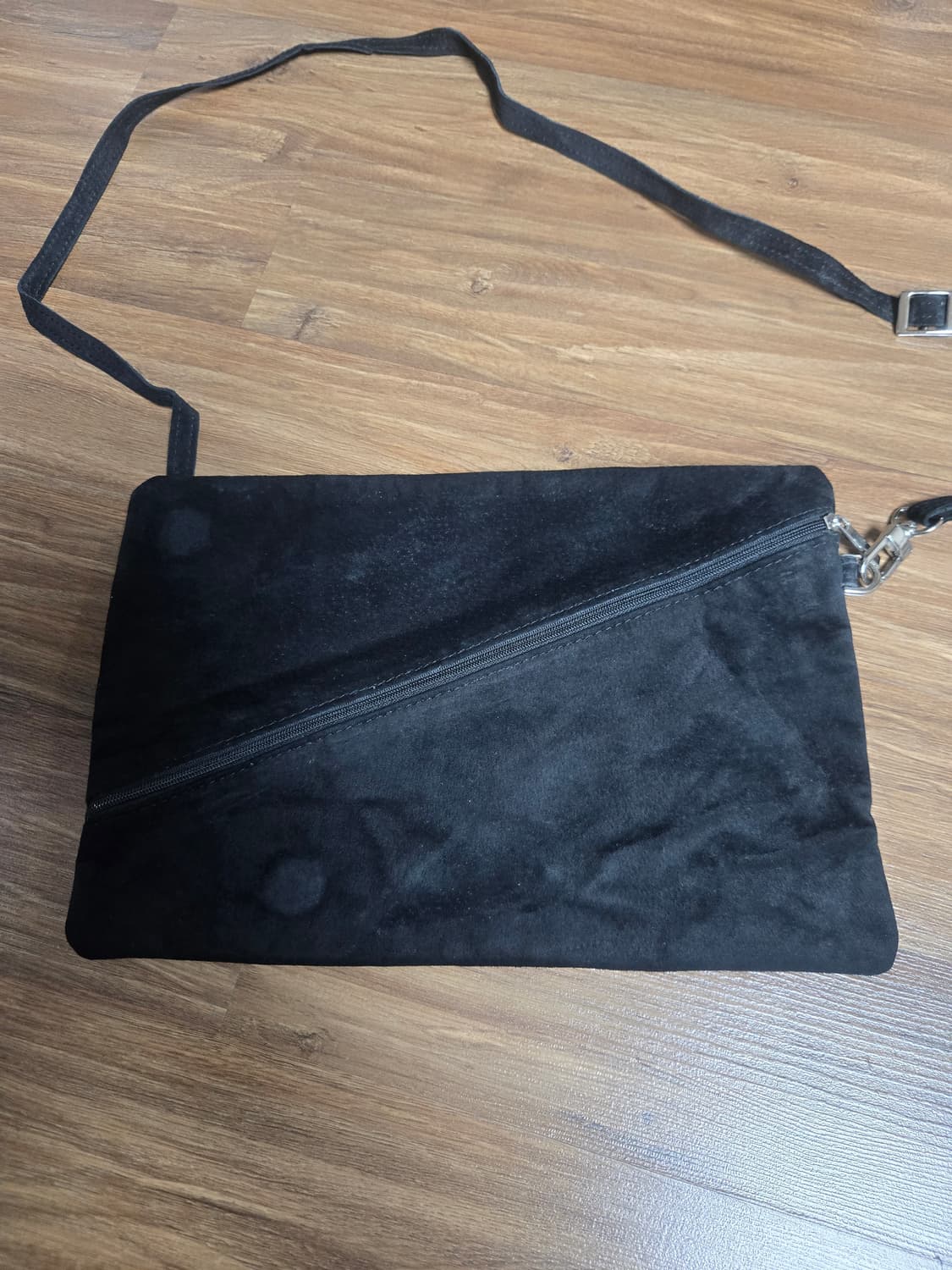 Low Classic 블랙 벨벳 클러치 / 크로스백 상품이미지2