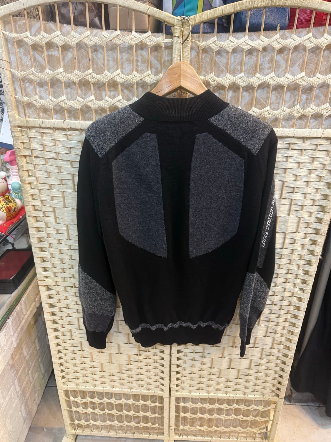 95-100 정품 루이비통 2054패치워크 모크 니트 팝니다 상품이미지7