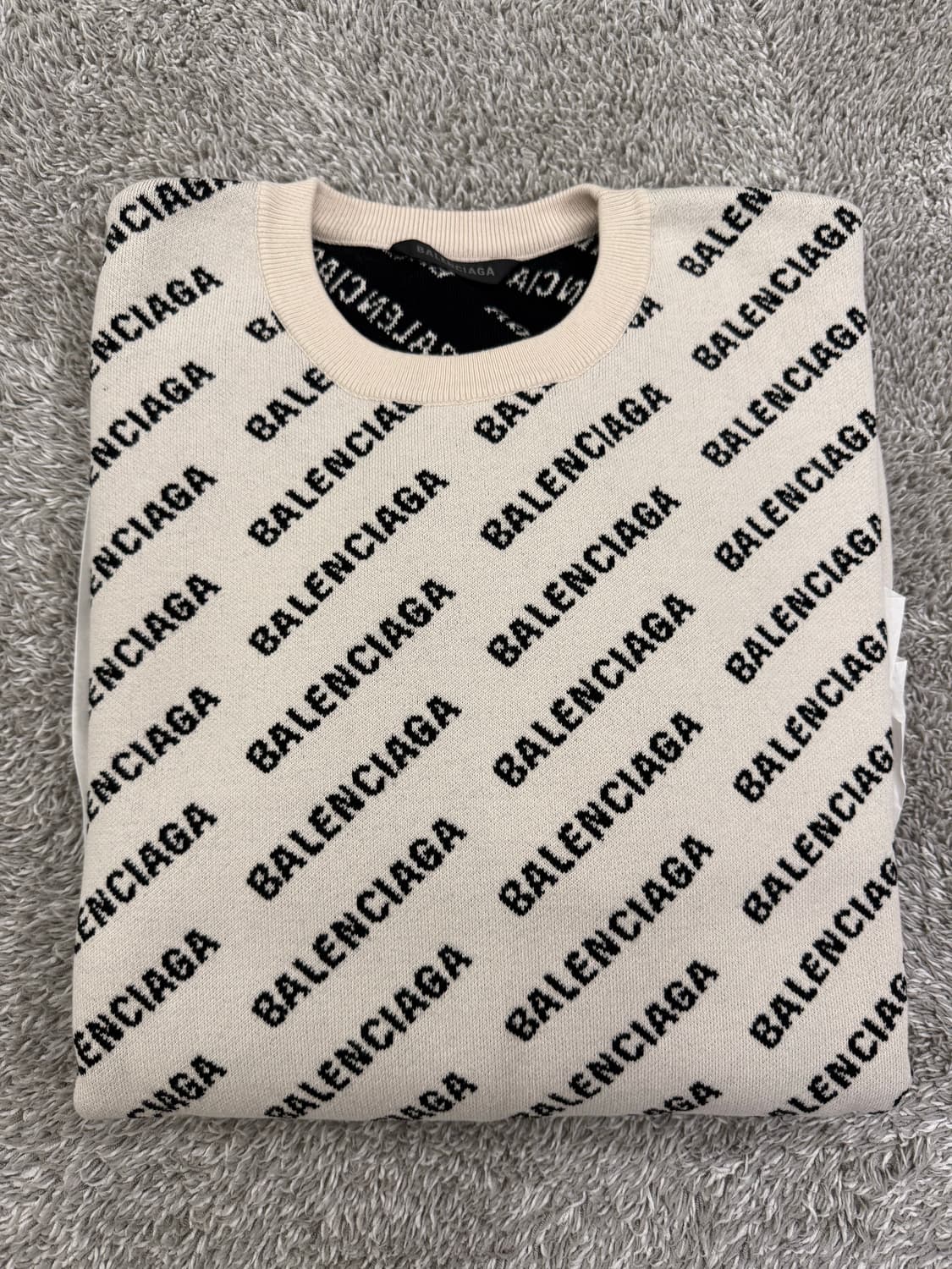 발렌시아가 로고 니트 상품이미지2