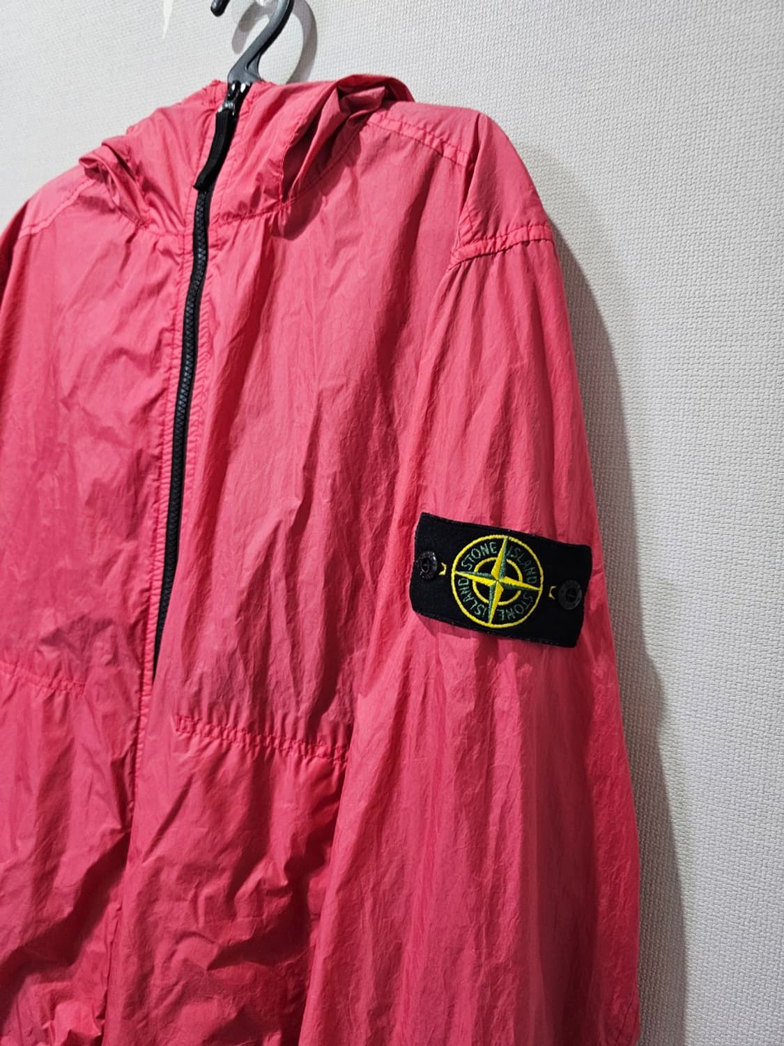 정품 23SS 스톤아일랜드 크링클랩스 나일론 가먼트 다이드 후드 자켓 상품이미지2