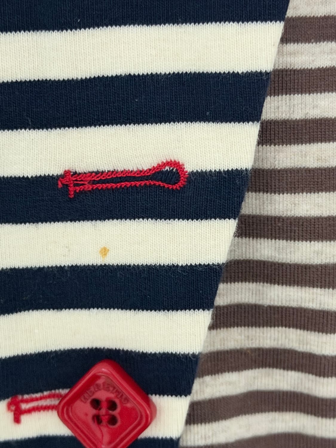 헤레틱 HERETIC BUTTON STRIPE CROSS T-SHIR 상품이미지5