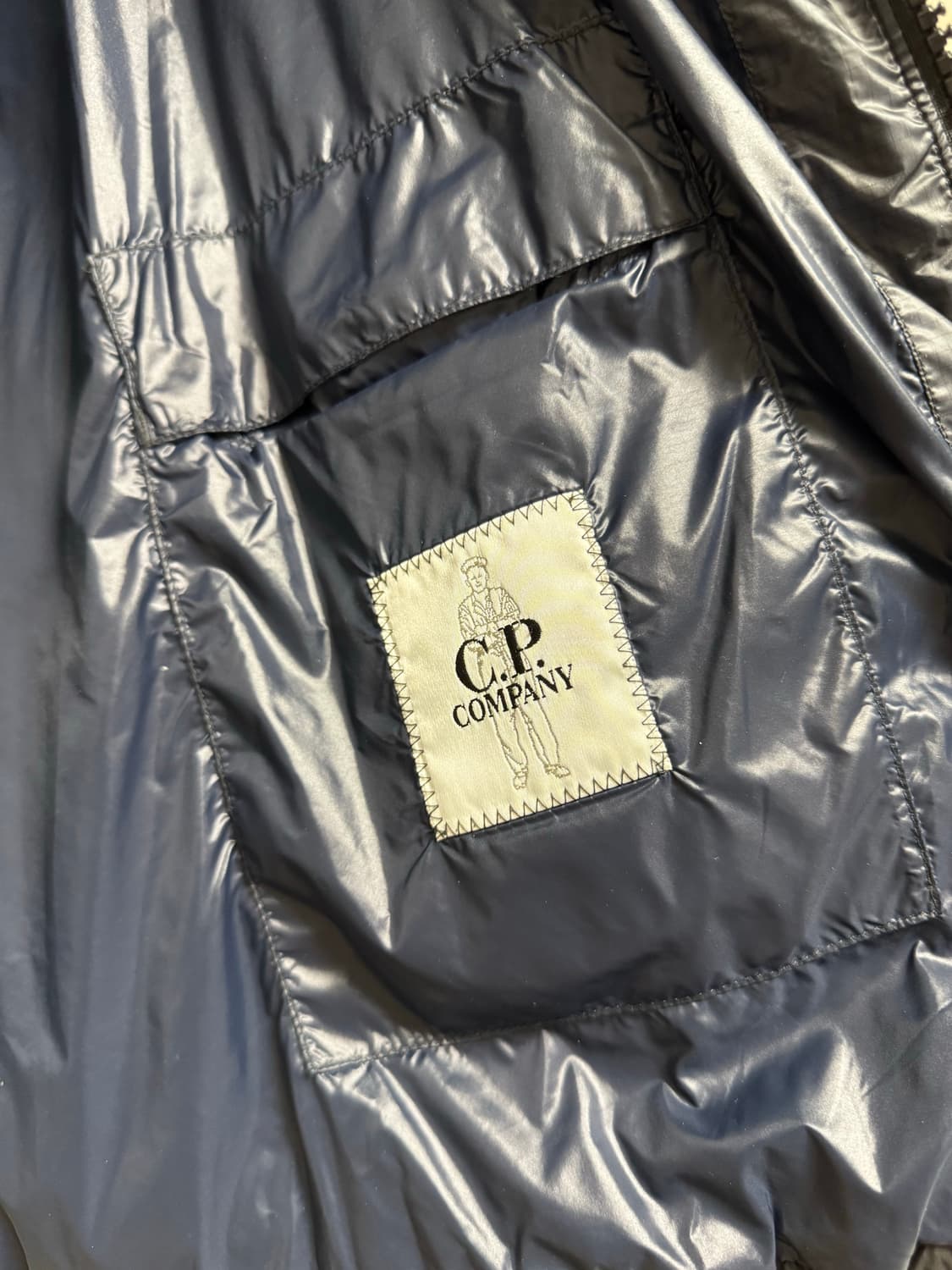 cp컴퍼니 디디쉘 다운자켓 24fw 이클립스블루 XL 상품이미지7