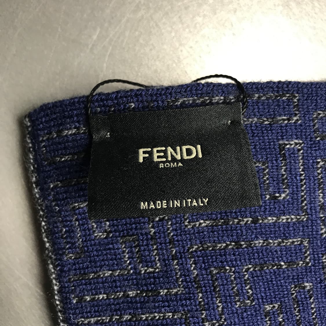 펜디 네이비/그레이 로고 머플러  상품이미지5