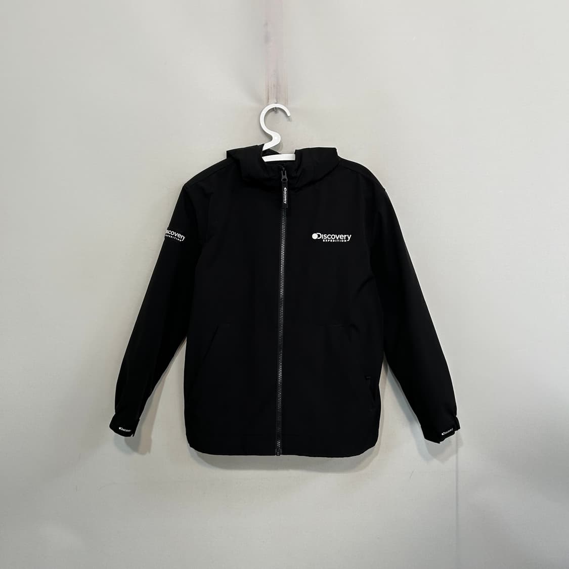 디스커버리 23SS 키즈 바람막이 150 블랙 상품이미지1