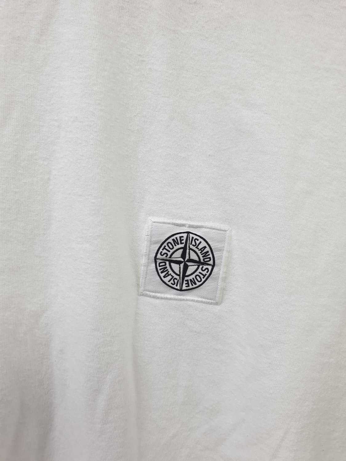 [L/100] 스톤아일랜드 화이트 반팔 티셔츠 상품이미지3