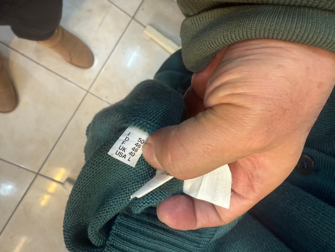 50/100 정품 펜디 가디건 팝니다 상품이미지6