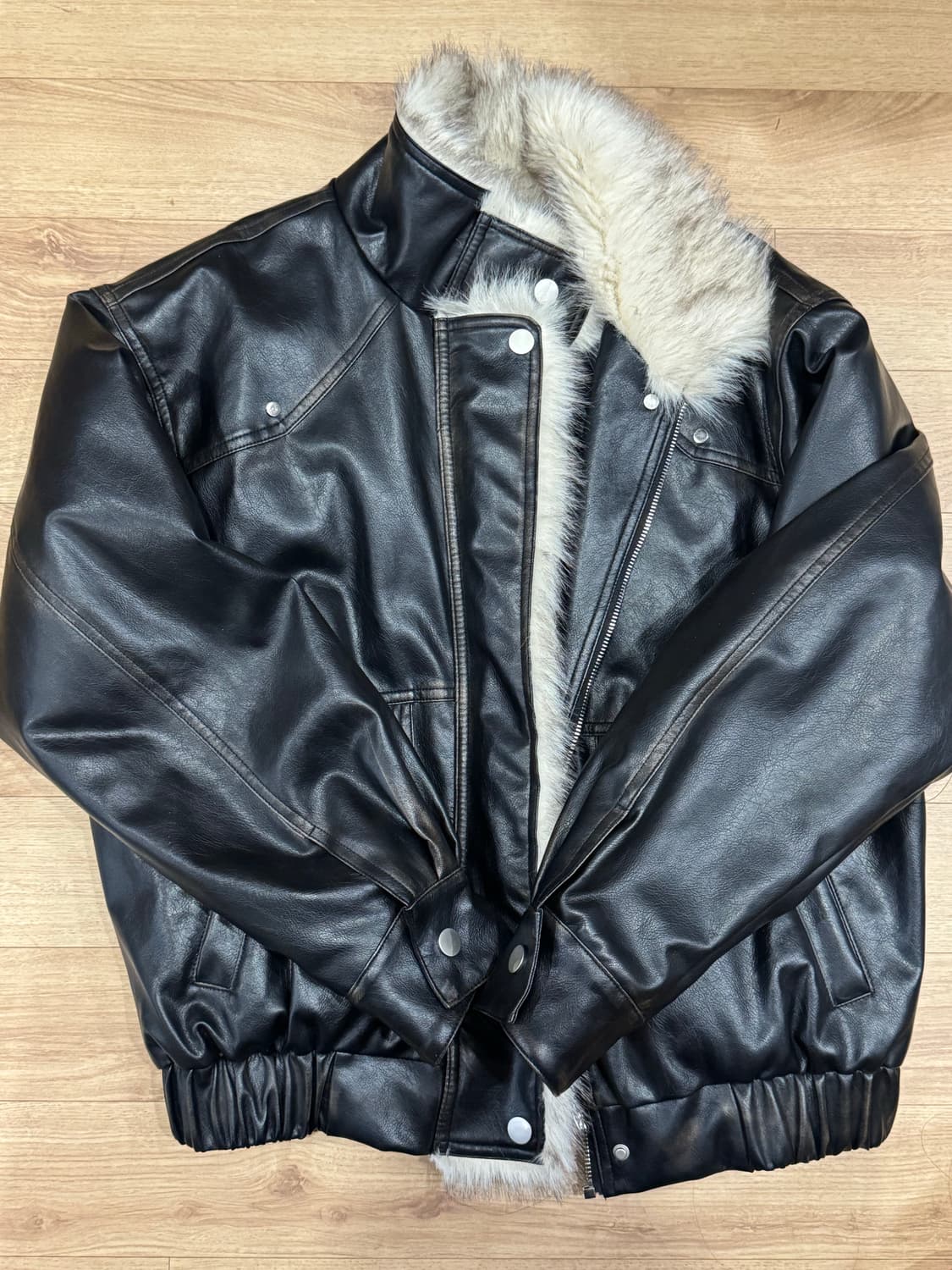 러프넥 워싱 레더 무스탕 자켓 블랙 상품이미지4