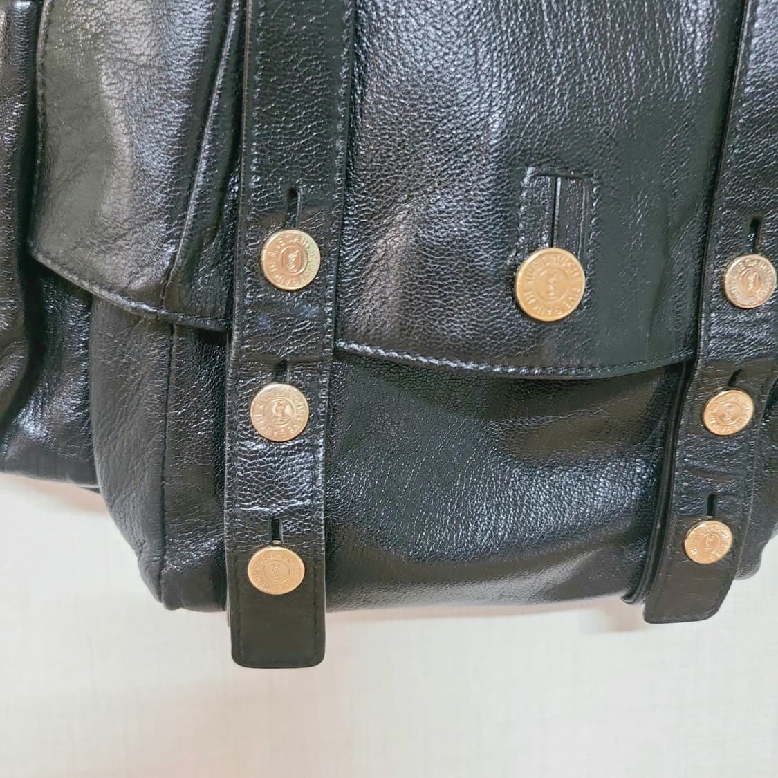 생로랑 몸바사 레더 숄더백 상품이미지2