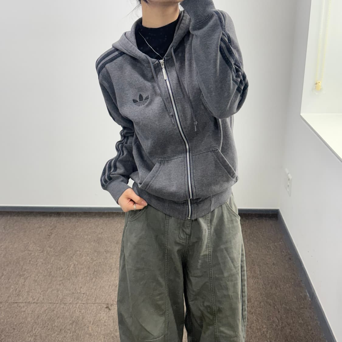 Adidas 아디다스 파이어로고 그레이 후드집업 상품이미지2