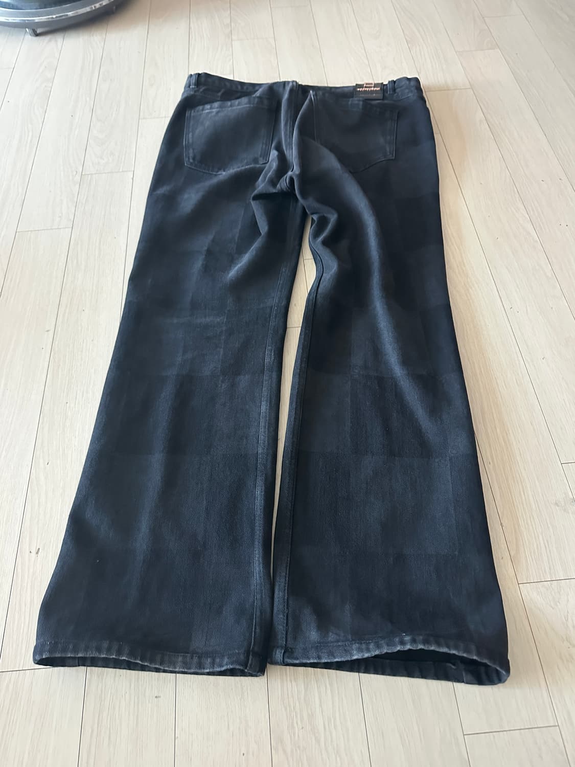 우영미 롱스트레이트 체크 블랙 데님 팬츠 상품이미지3