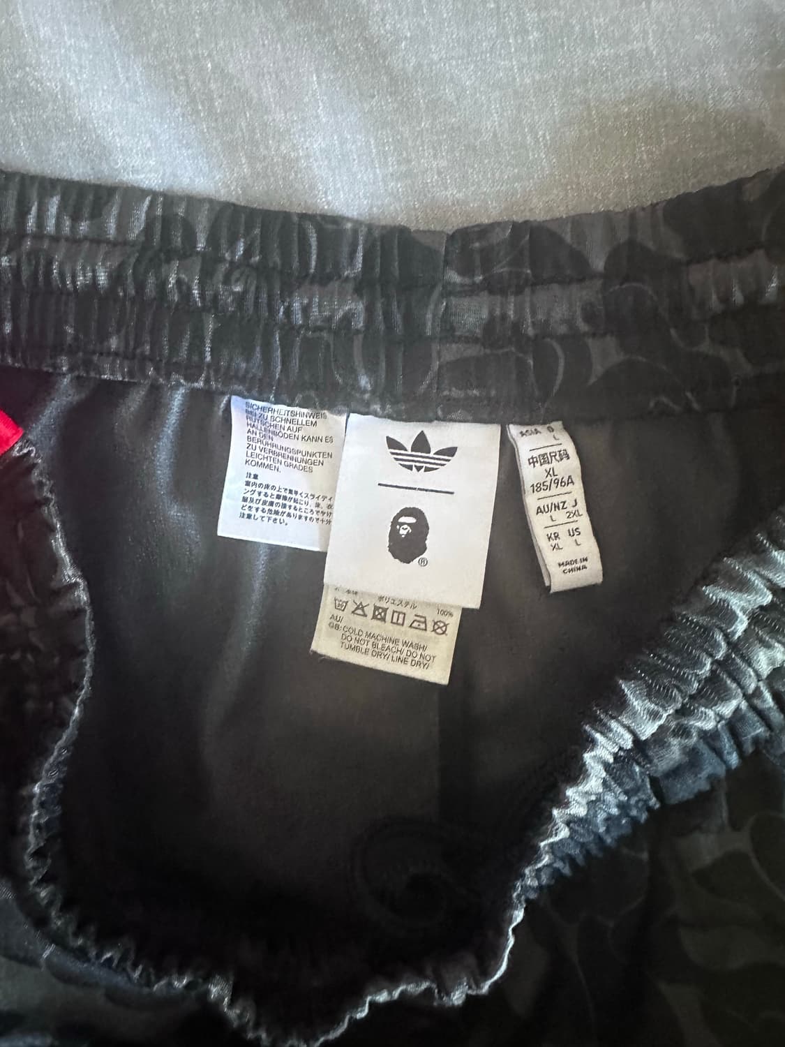 아디다스 베이프 트랙팬츠 xl 새상품급 급처 상품이미지3