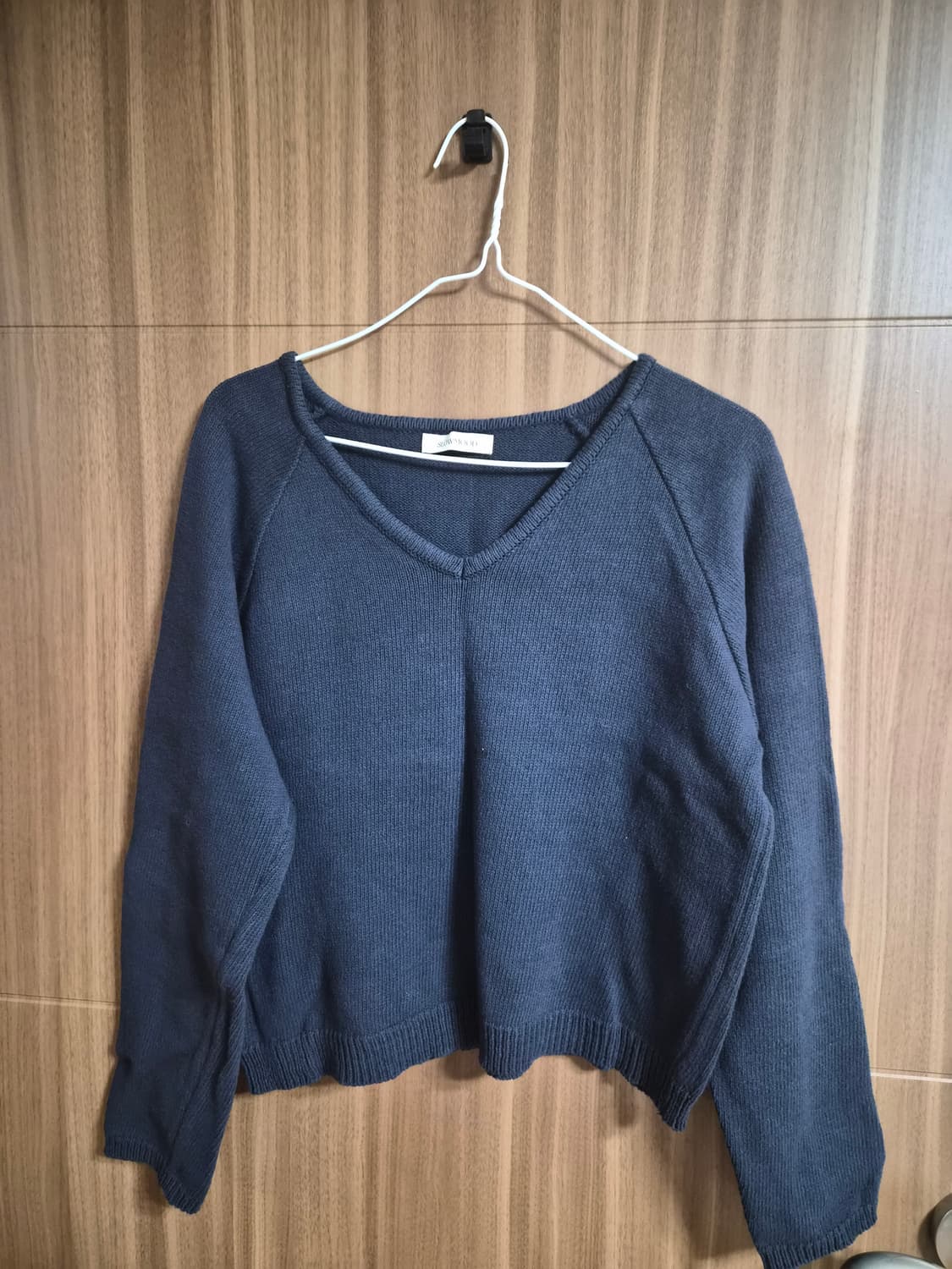 슬로우앤드 브이넥 니트 상품이미지1