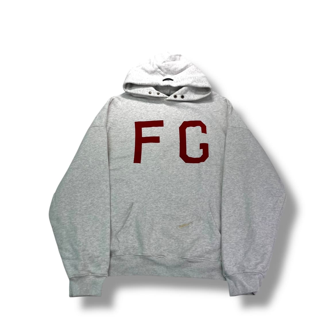 105 피오갓 에센셜 모나크 fg 로고 크림 후드티 상품이미지1