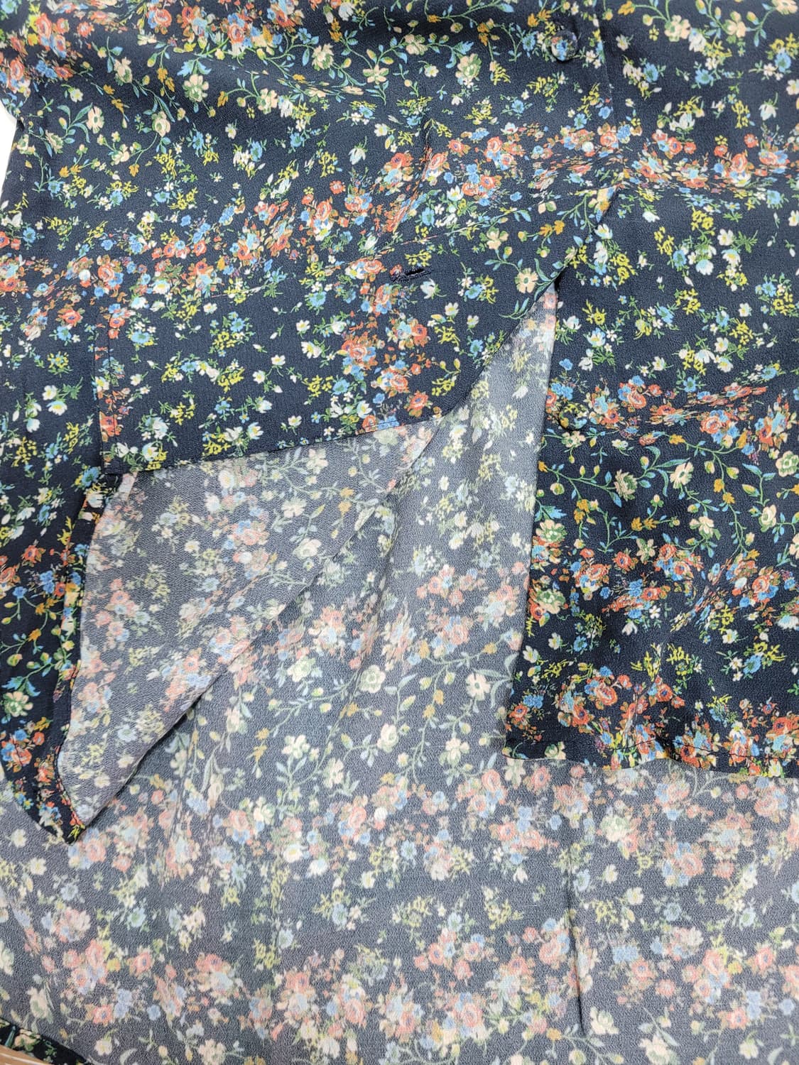 BEAKER 비이커 레이온 셔링 블라우스 / 여 82 (55)
 상품이미지7