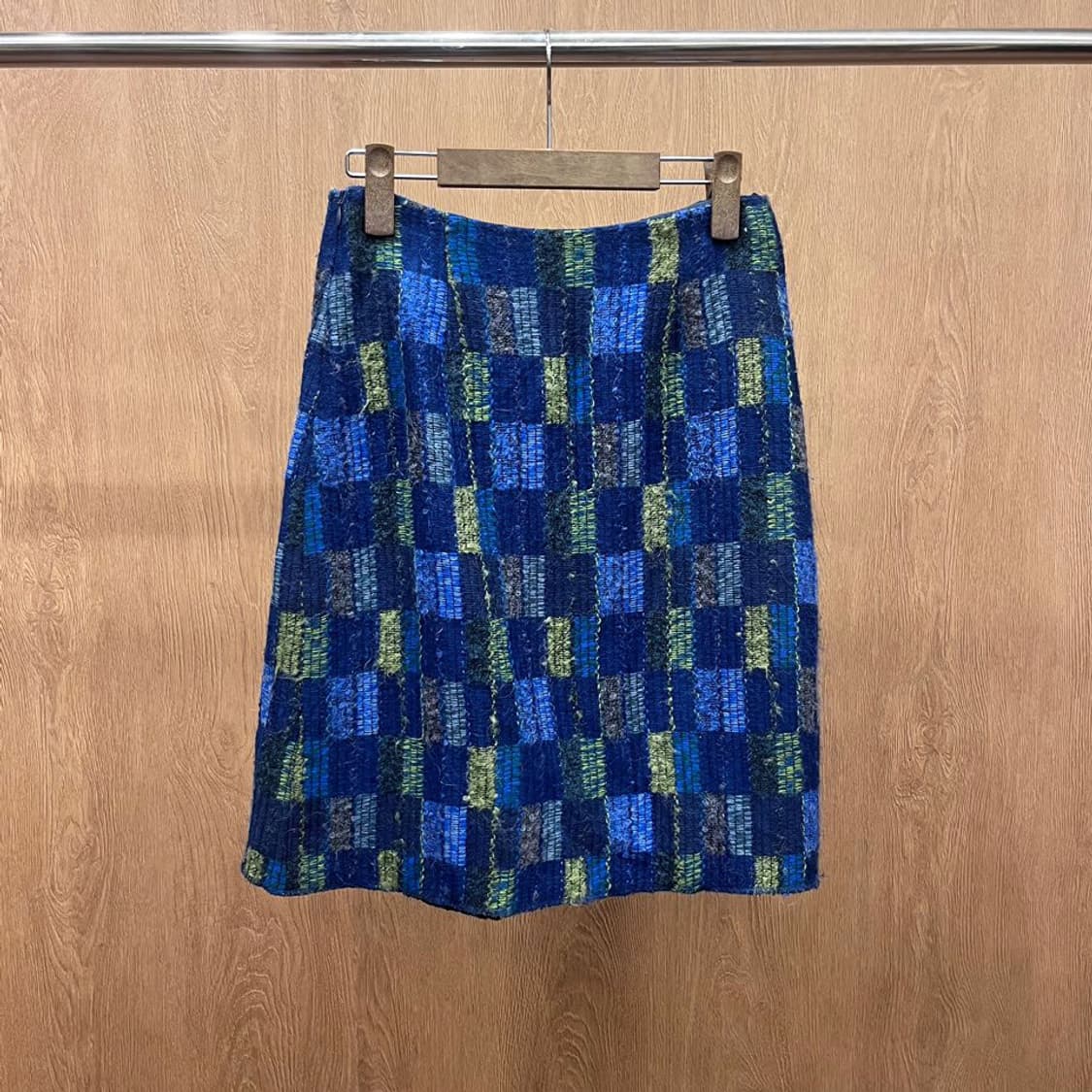 안나수이 니트 미디 스커트 컬러믹스 체크 패턴 디테일 A라인 블루 상품이미지3