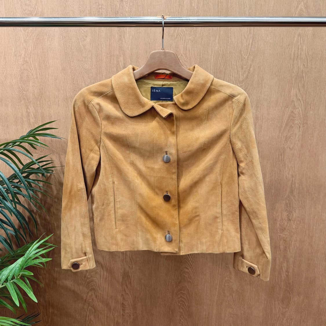 이에나 고트 스웨이드 레더 크롭 자켓 라운드 카라 디테일 카멜 브라운 상품이미지1